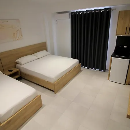 Saranda Rooms 招待所 Sarandë