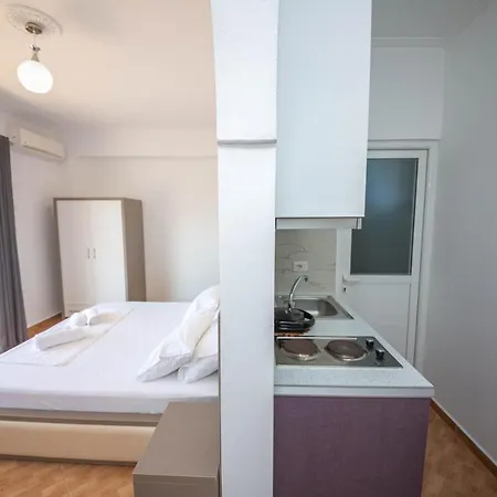 Saranda Rooms 招待所 Sarandë