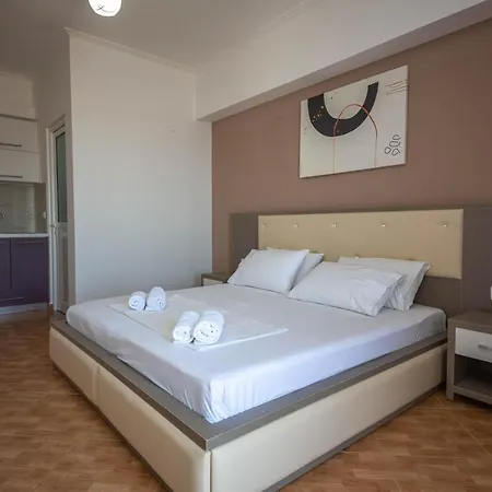 招待所 Saranda Rooms