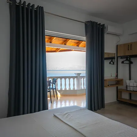 Saranda Rooms 3*