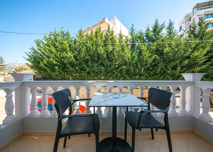 Saranda Rooms Gæstehus 3*