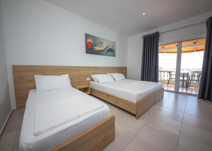 Saranda Rooms 3*