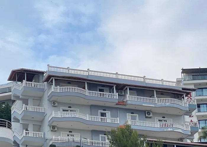 Pensión Saranda Rooms 3*