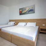 Πανσιόν Saranda Rooms Σαράντα