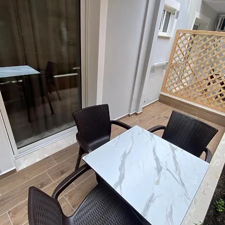 Guest house Saranda Rooms 3*