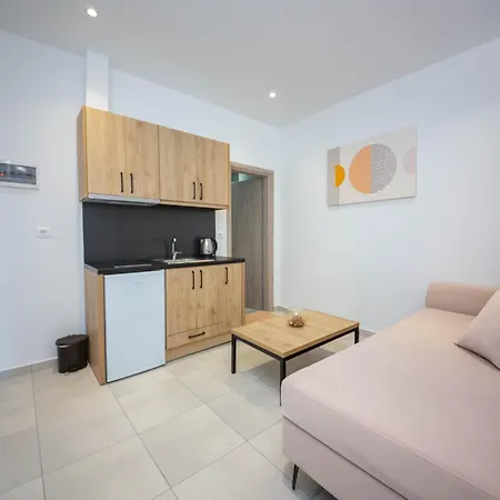 Saranda Rooms Guest house 3*
