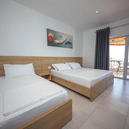 Saranda Rooms 3*
