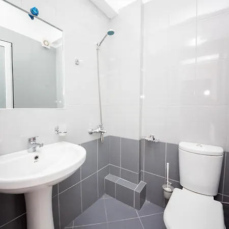 Saranda Rooms Guest house 3*