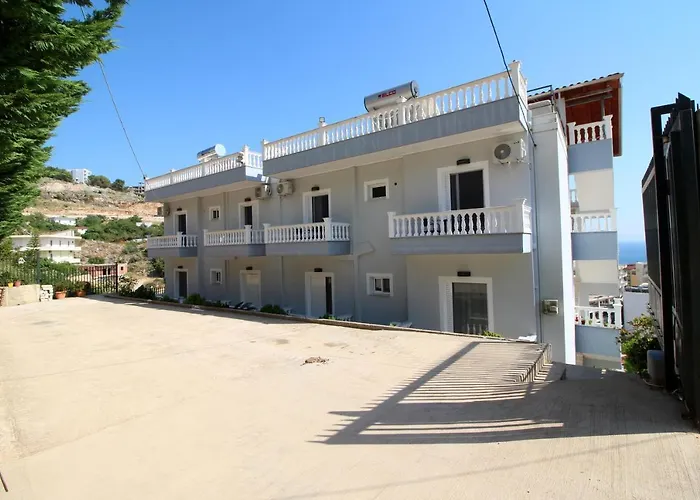Saranda Rooms 3*