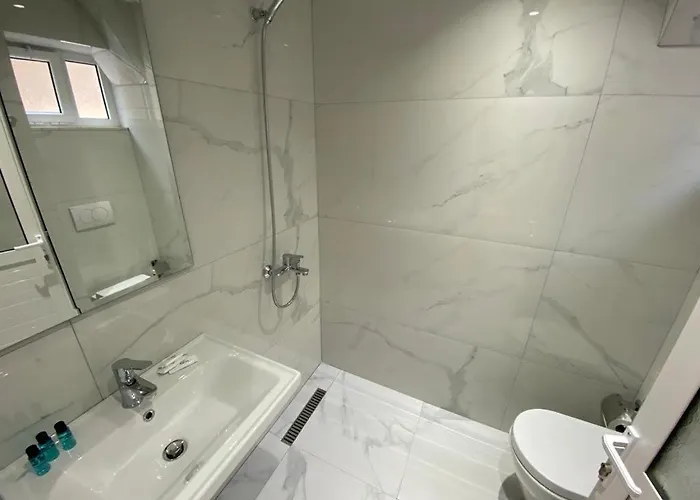 Pensjonat Saranda Rooms